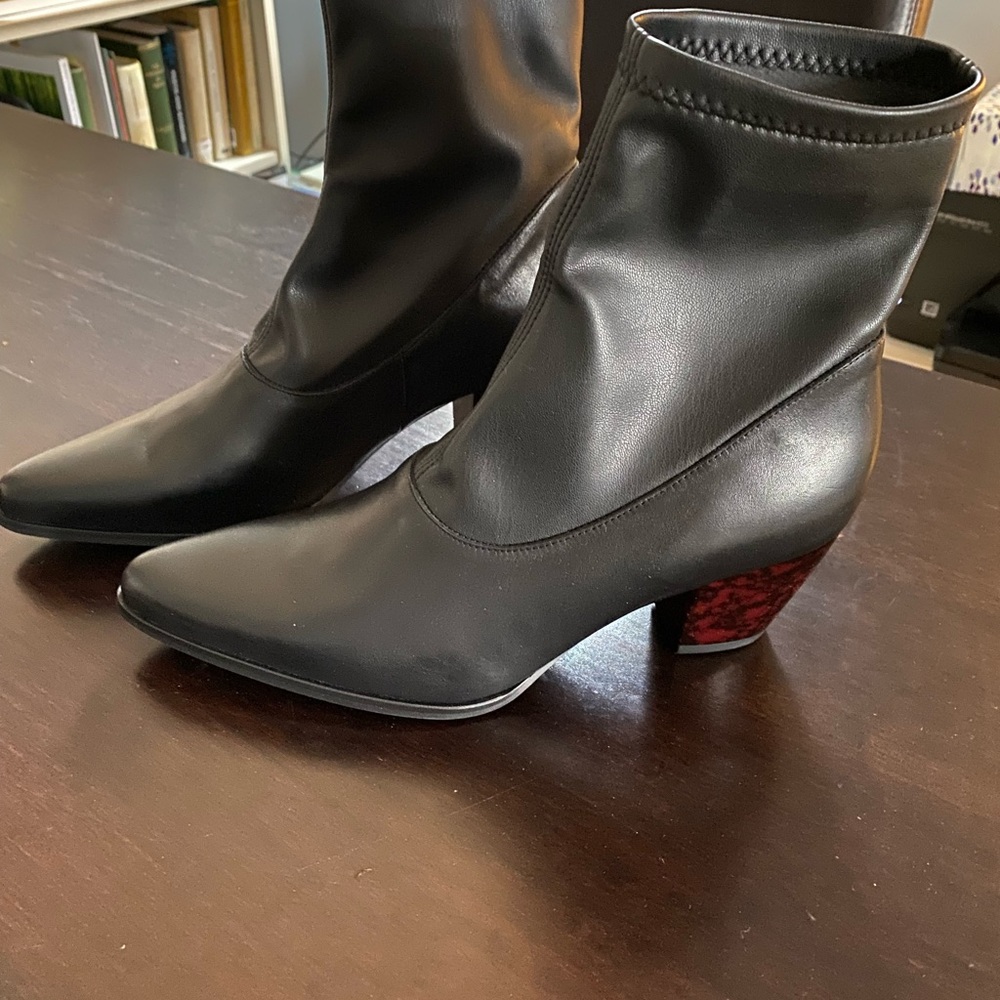 New Andre Assous Black Paulyn Stretch Bootie 8M